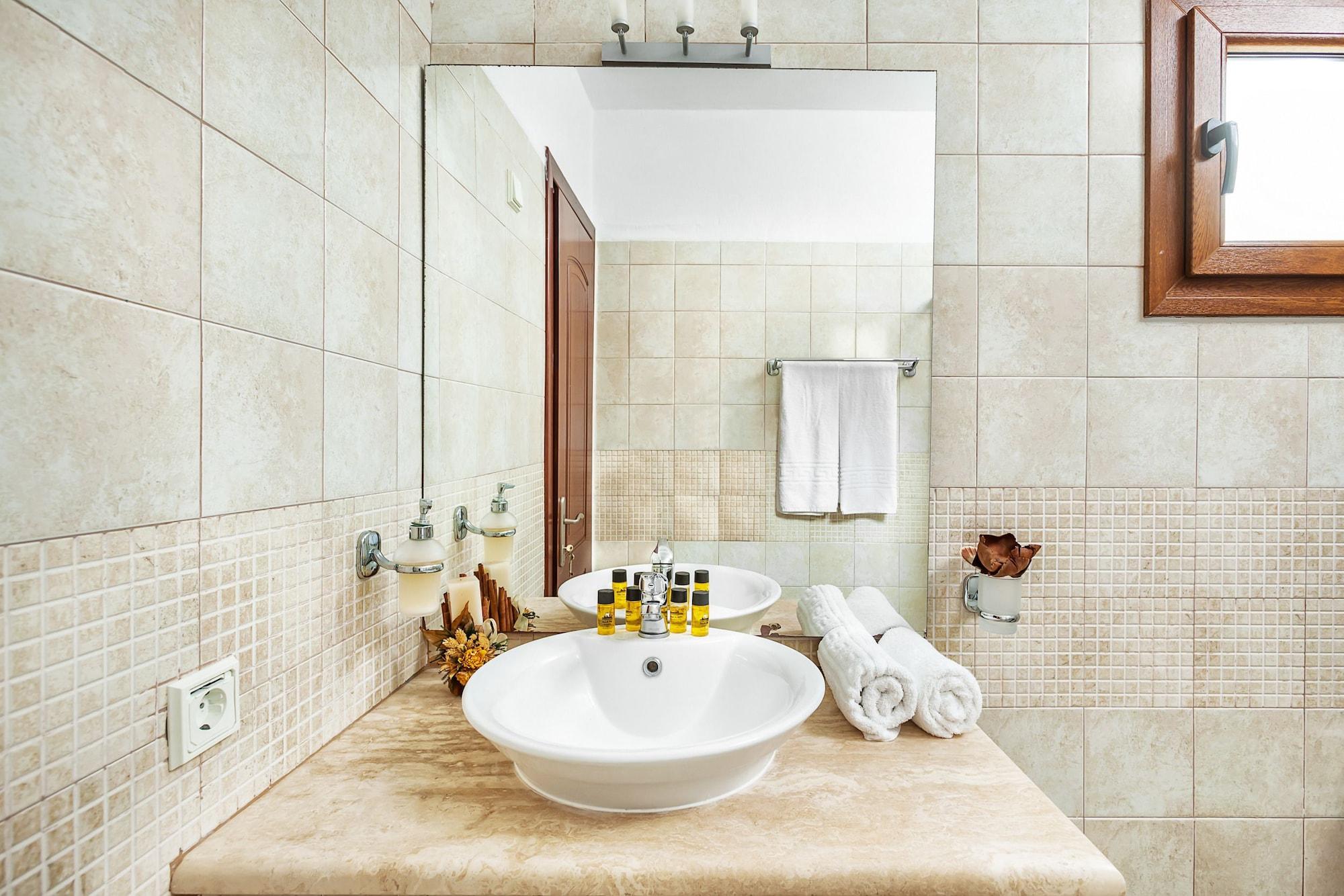 Nereides Hotel Hanioti Zewnętrze zdjęcie