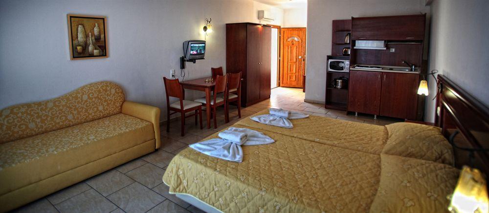 Nereides Hotel Hanioti Zewnętrze zdjęcie