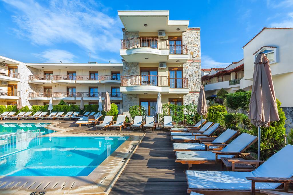 Nereides Hotel Hanioti Zewnętrze zdjęcie