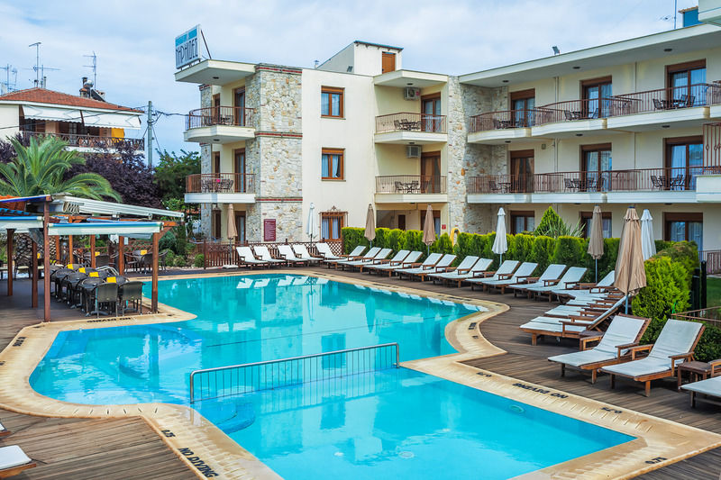 Nereides Hotel Hanioti Zewnętrze zdjęcie