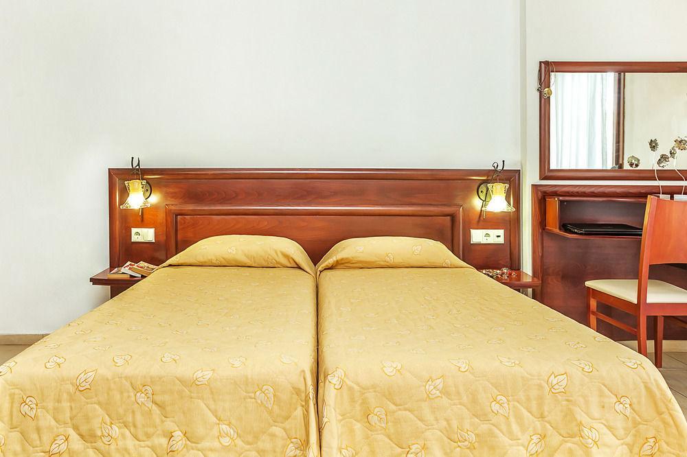 Nereides Hotel Hanioti Zewnętrze zdjęcie