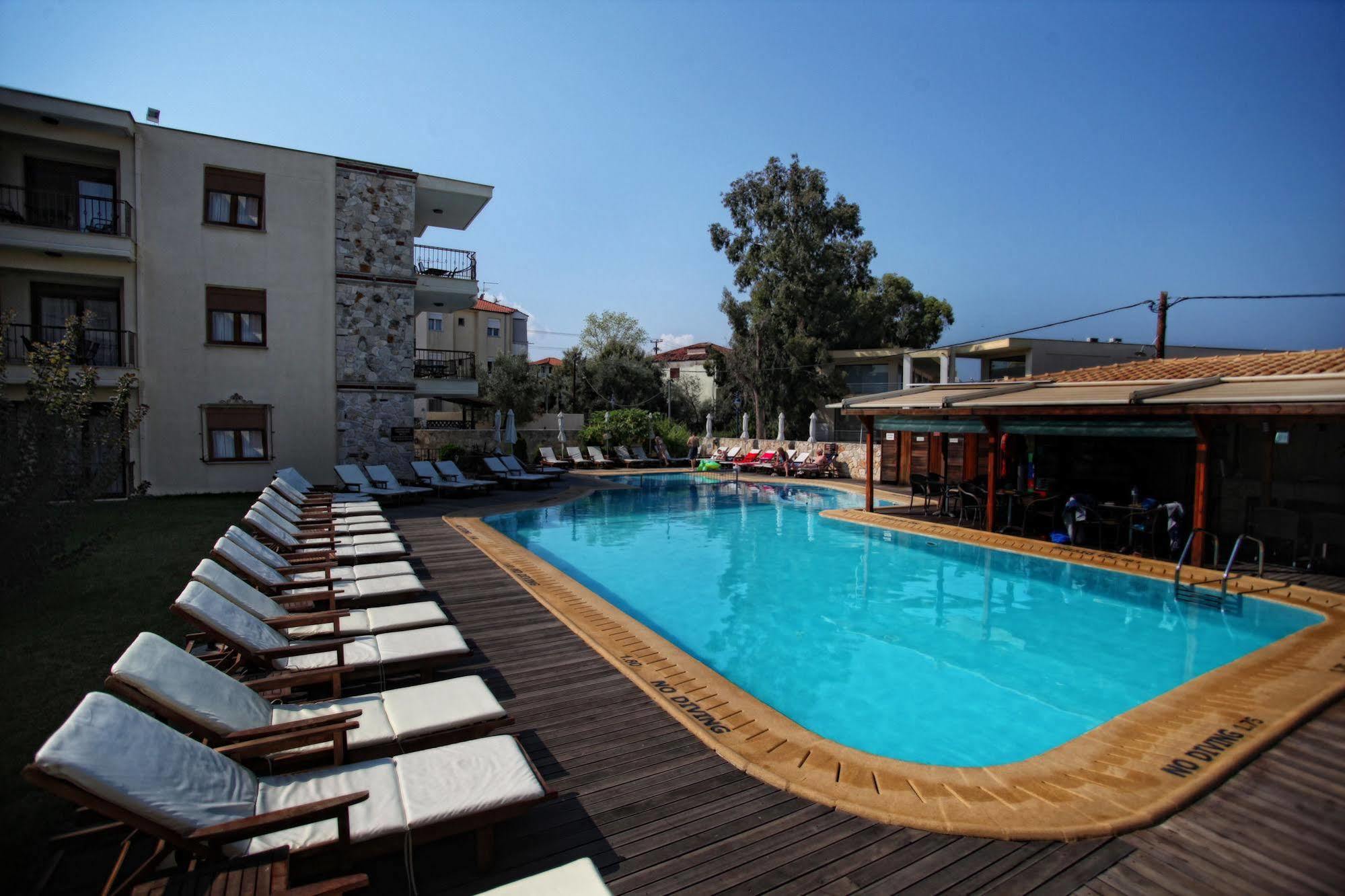 Nereides Hotel Hanioti Zewnętrze zdjęcie