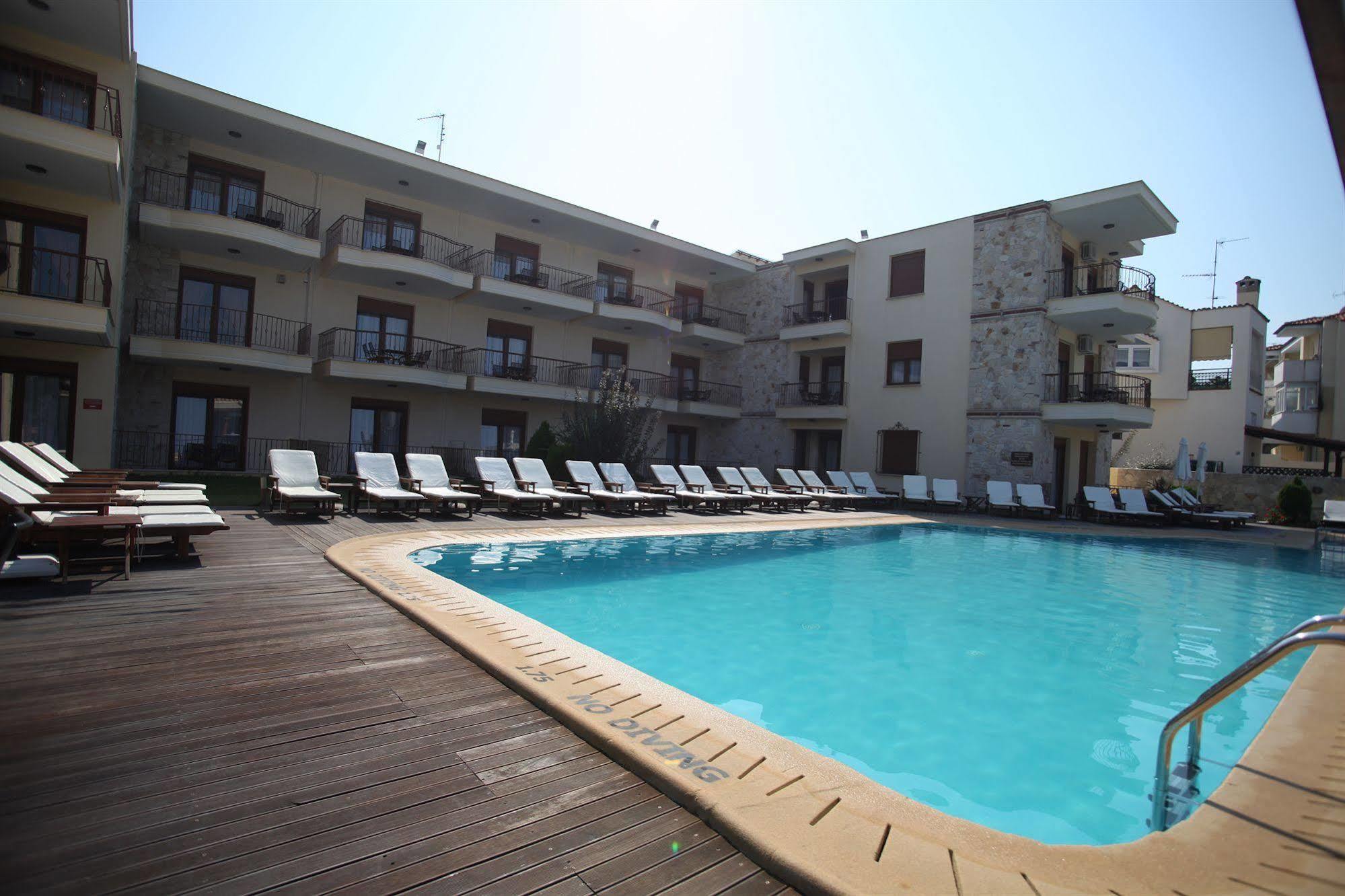 Nereides Hotel Hanioti Zewnętrze zdjęcie