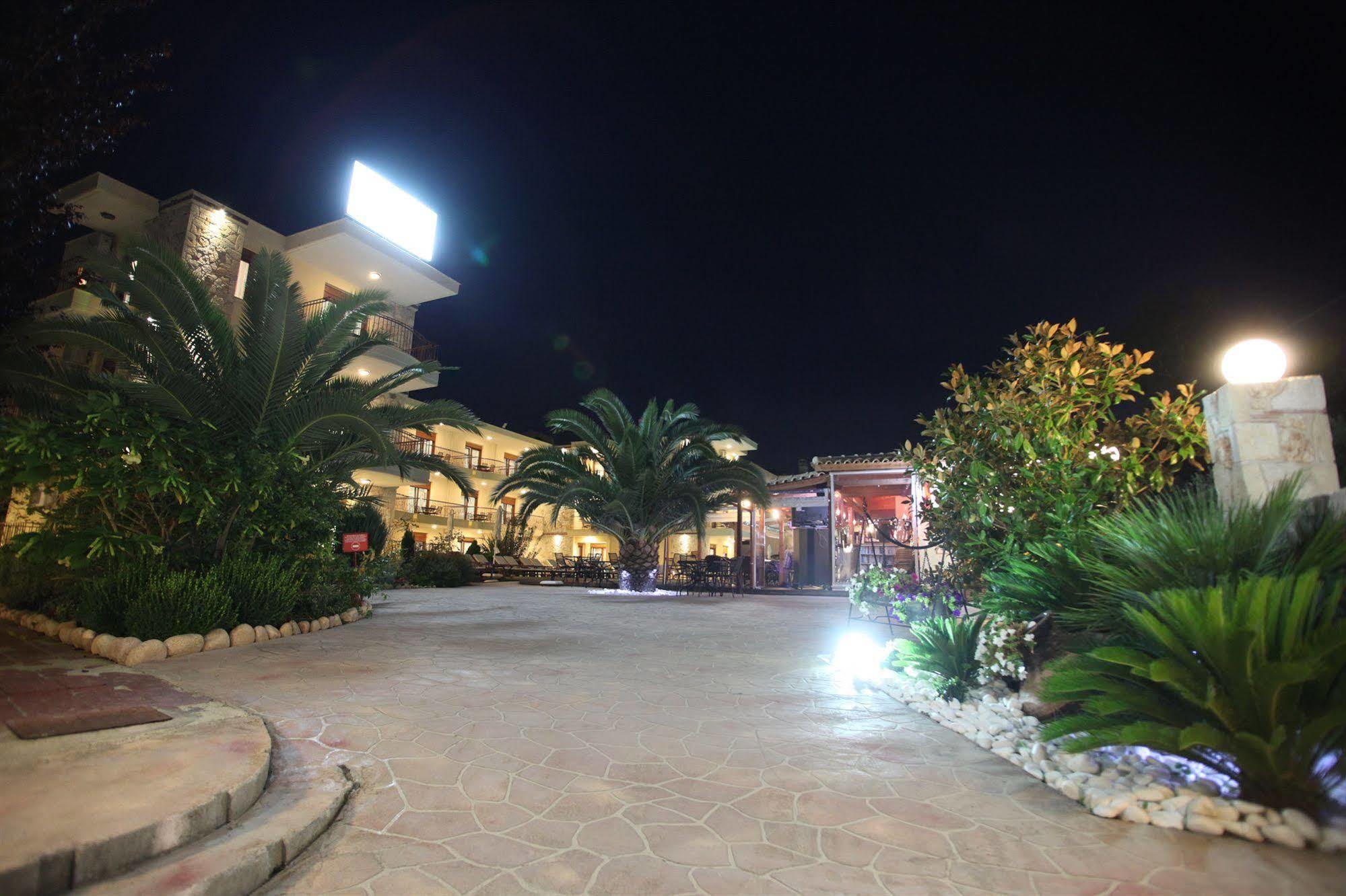 Nereides Hotel Hanioti Zewnętrze zdjęcie