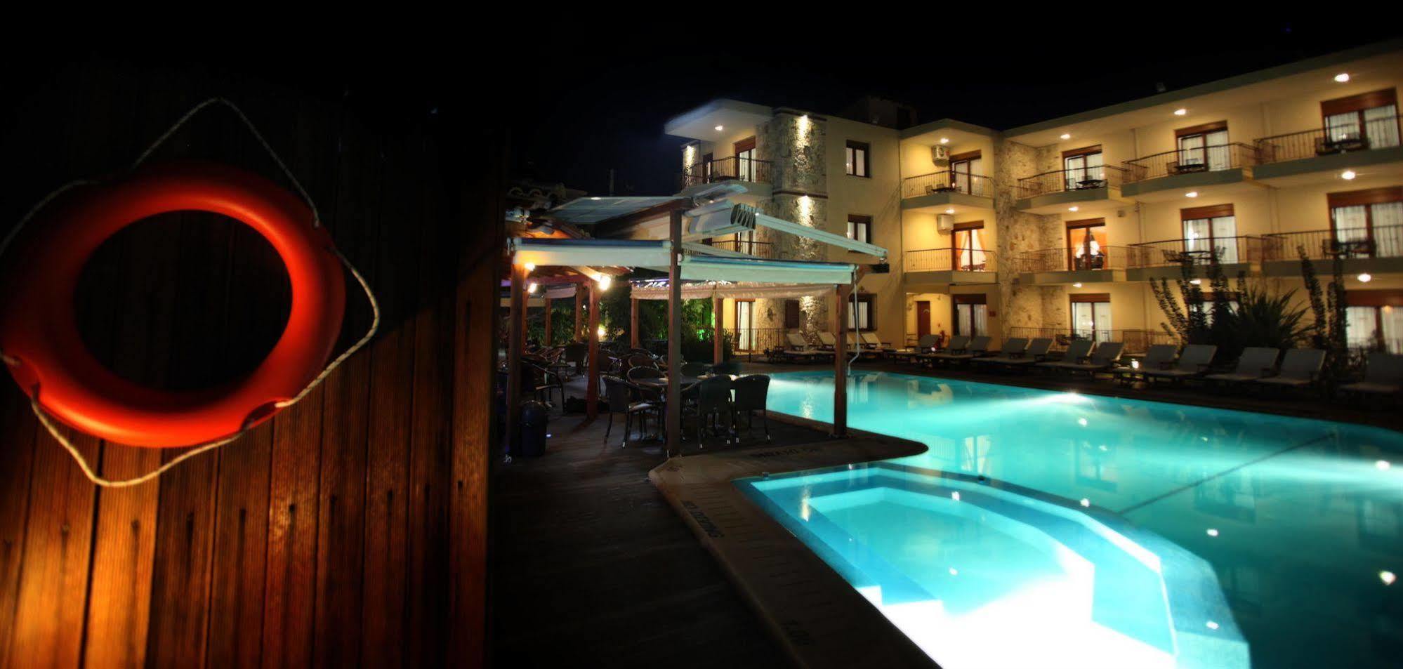 Nereides Hotel Hanioti Zewnętrze zdjęcie