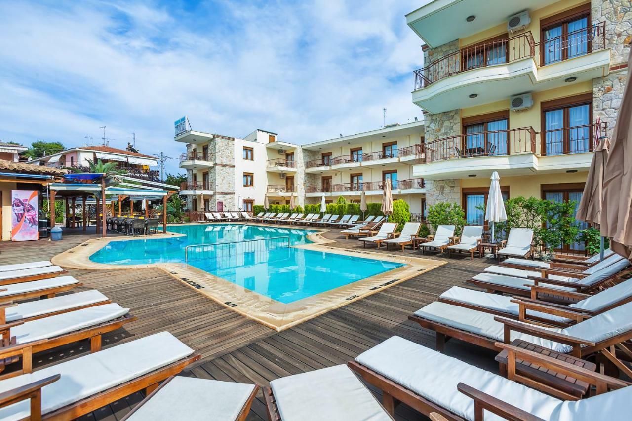 Nereides Hotel Hanioti Zewnętrze zdjęcie
